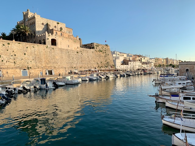 Ciutadella, la antigua capital de Menorca, un imprescindible que ver en la isla.