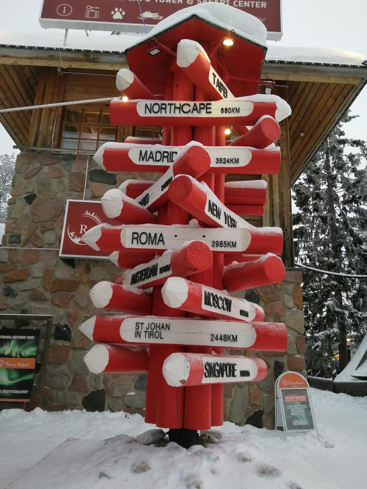 Este es el ambiente navideño que puedes encontrar en tu viaje a Laponia.