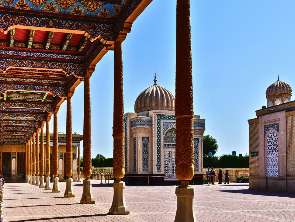 En tu viaje a Uzbekistán te esperan grandes mezquitas, madrazas, mausoleos...