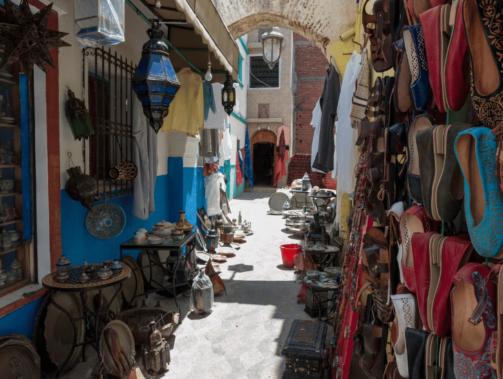 Recorrer los bazares en tu viaje a Tánger en Marruecos